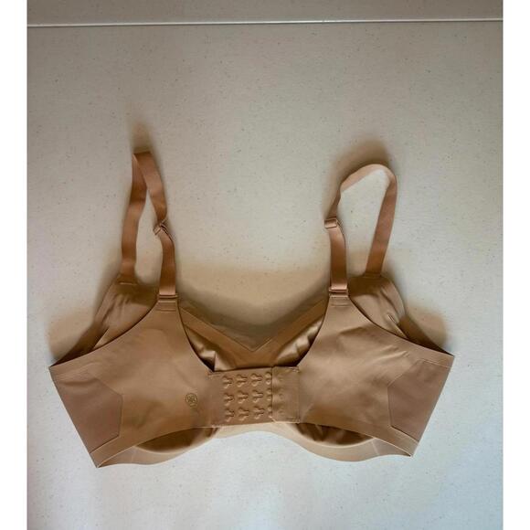 Honeylove LiftWear CrossOver Wireless Supportive Bra with Adjustable Straps - Picture 2 of 8